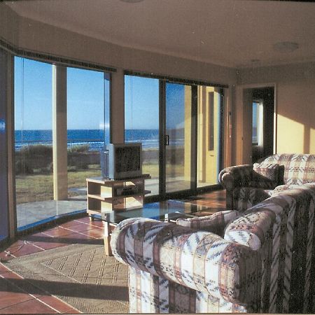 Horizons Beachfront Apartment Порт-Фері Екстер'єр фото